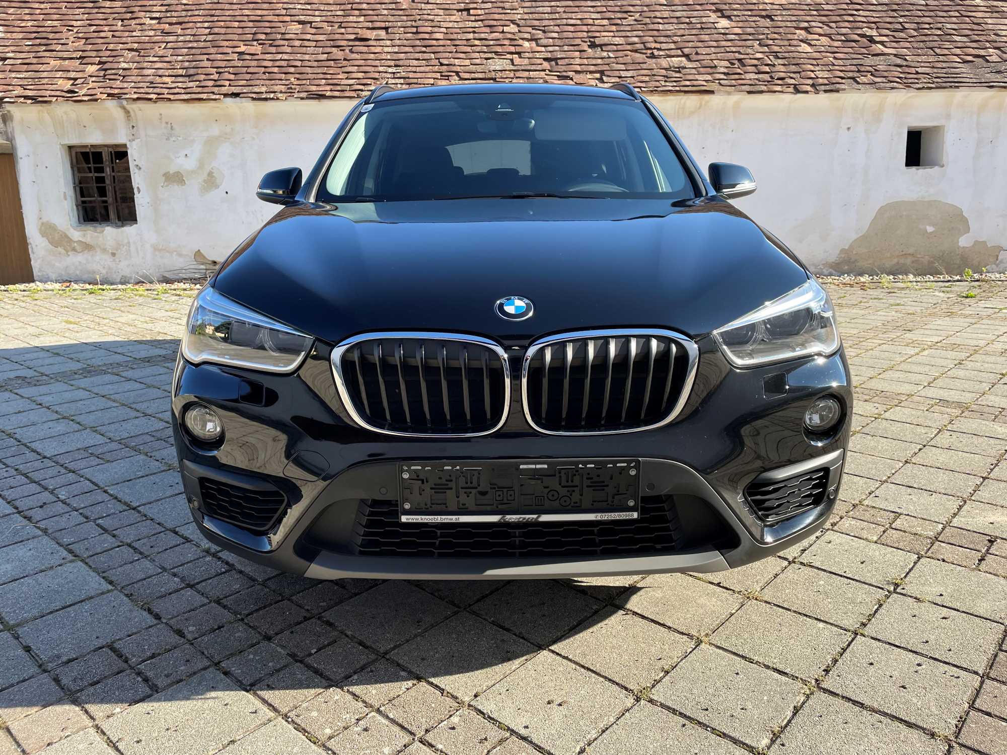 BMW X1 Schwarz